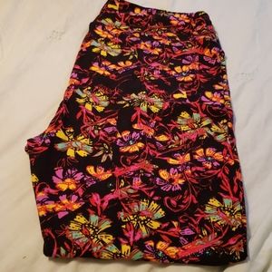 TC2 lularoe leggings 😍
